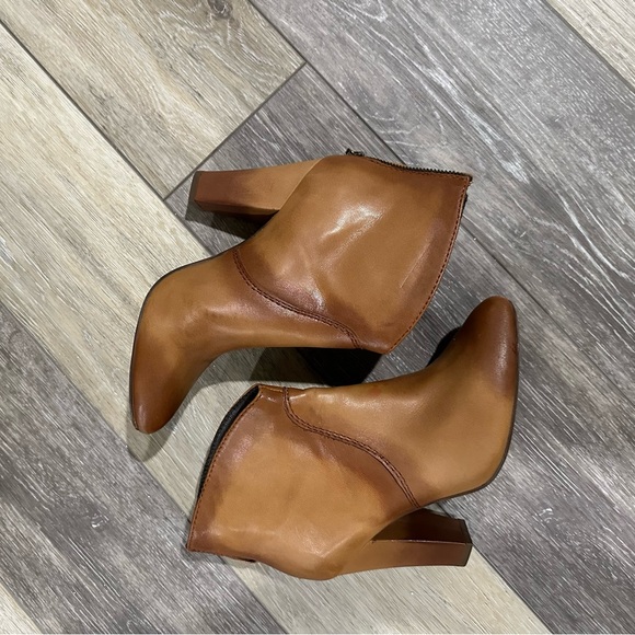 Nine West boots - Picture 2 of 8